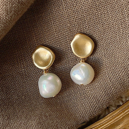 [金/METAL] Golden Harmony Pearl Drop Earrings · 輯珠