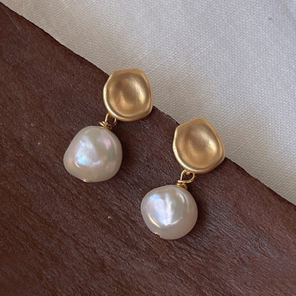 [金/METAL] Golden Harmony Pearl Drop Earrings · 輯珠